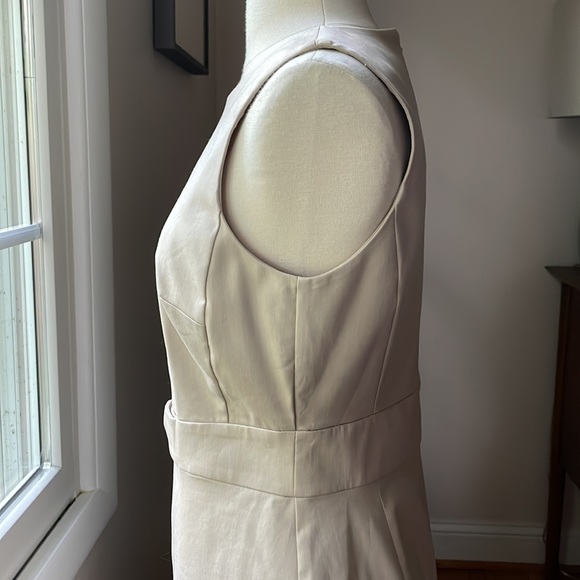 Stylish Ann Taylor beige dress with twist detail at waist. - Picture 3 of 6